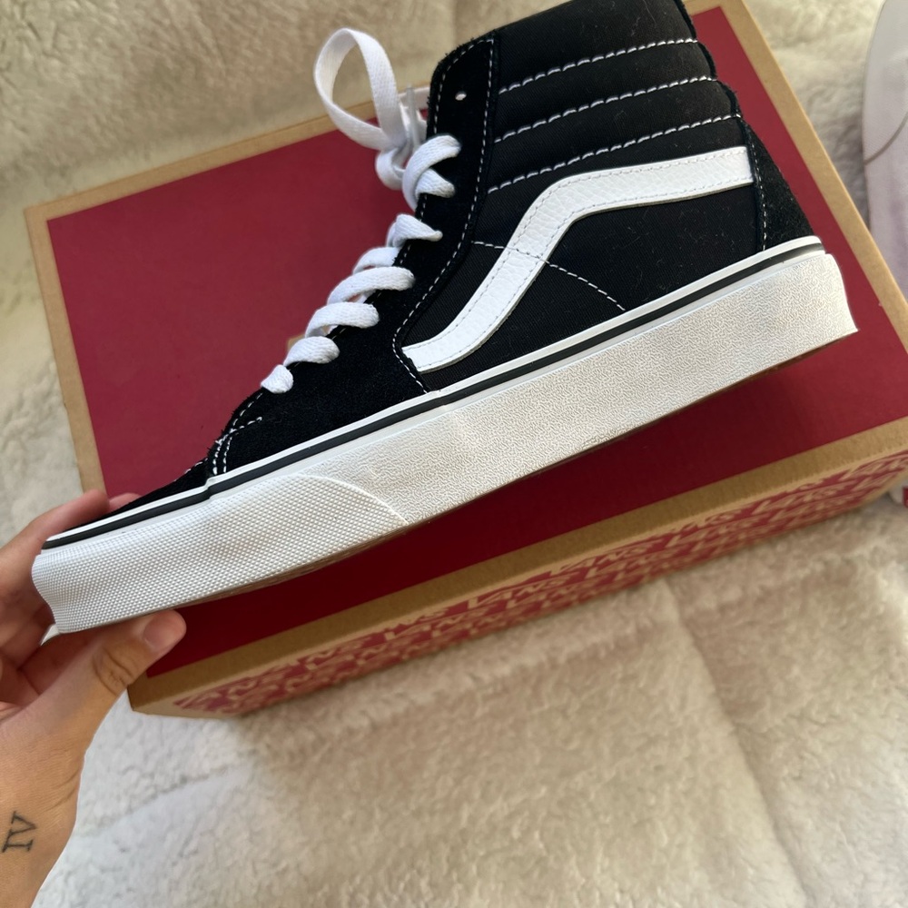 Vans Black and White Sneakers - Picture 14 of 15